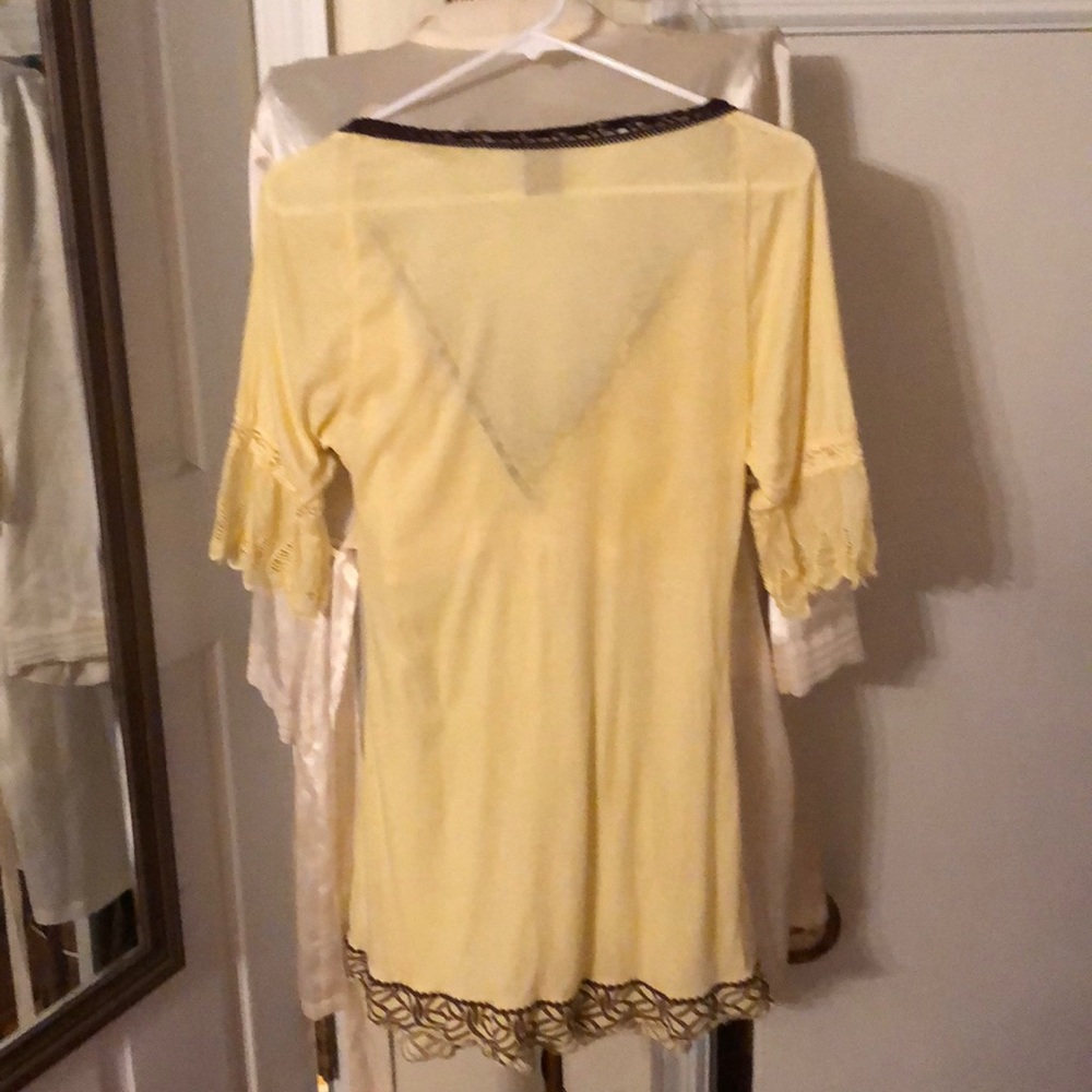 Blouse - Picture 2 of 3